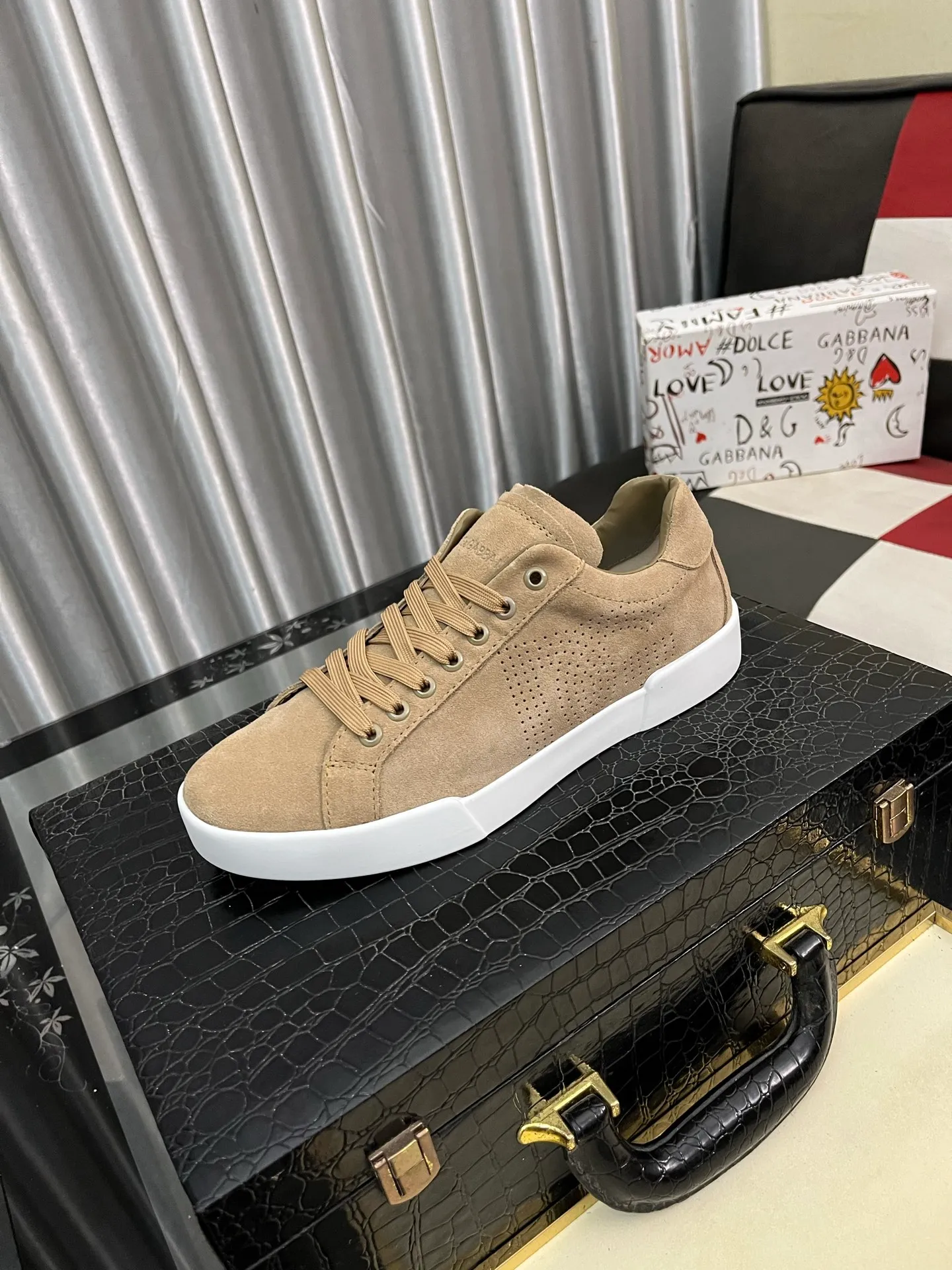 Men's shoes 💰420⌚️⌚️【Dg～】Men's casual shoes 2025z cabinet sales simultaneously 🔶Size: 35-46#️⃣ 🔷1 color🔜The upper is made of multi-material splicing ➕Genuine leather lining, comfortable and breathable, sole: original comfortable and wear-resistant outsole, ⚠️real thing📱photographed🎬real thing is better📢📢📢